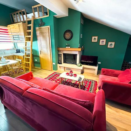 Cozy Elegance Above Korca Apartment Екстериор снимка