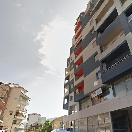 Cozy Elegance Above Korca Apartment Екстериор снимка