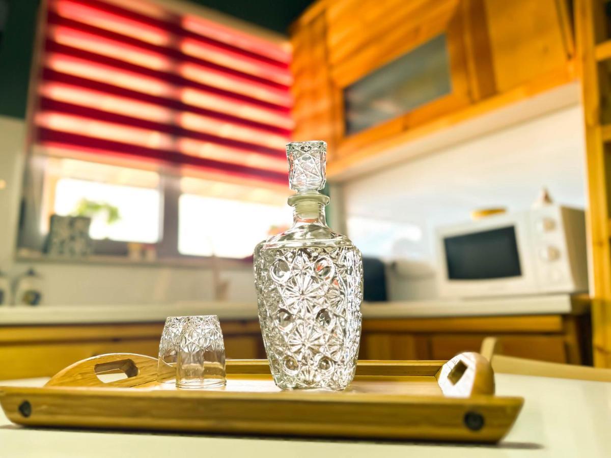 Cozy Elegance Above Korca Apartment Екстериор снимка