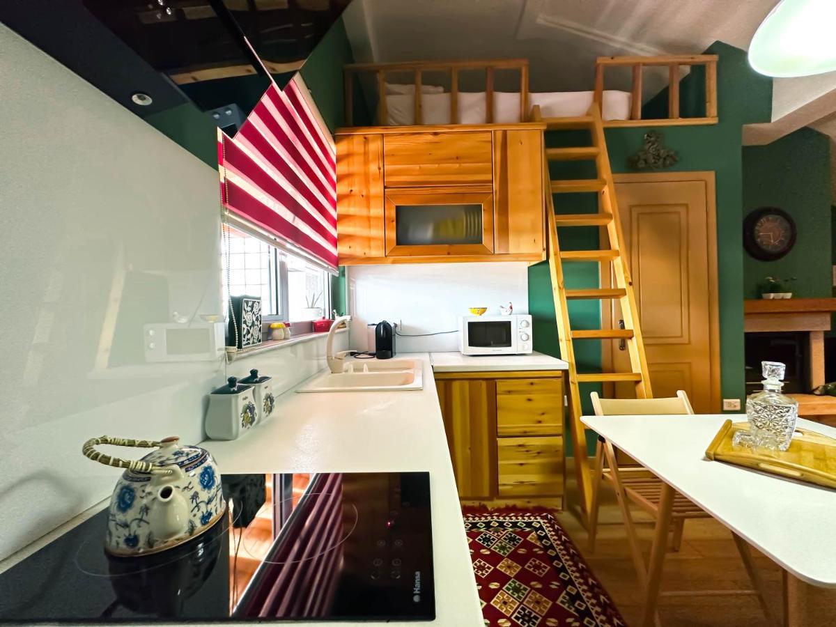 Cozy Elegance Above Korca Apartment Екстериор снимка