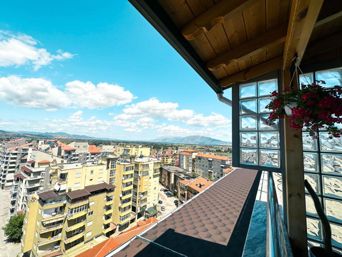 Cozy Elegance Above Korca Apartment Екстериор снимка