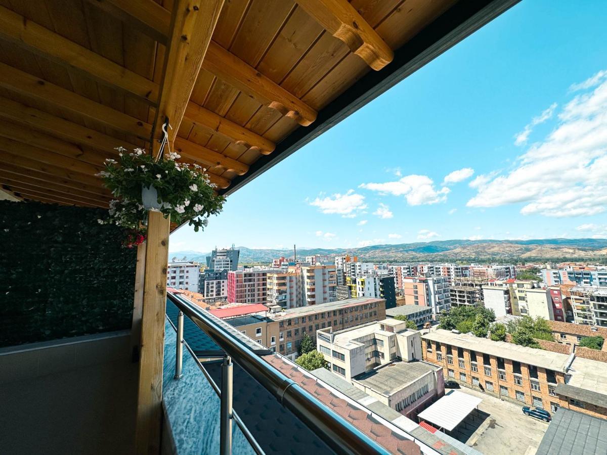 Cozy Elegance Above Korca Apartment Екстериор снимка